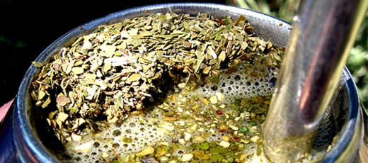 Receta de cómo cebar el mate argentino - LA NACION